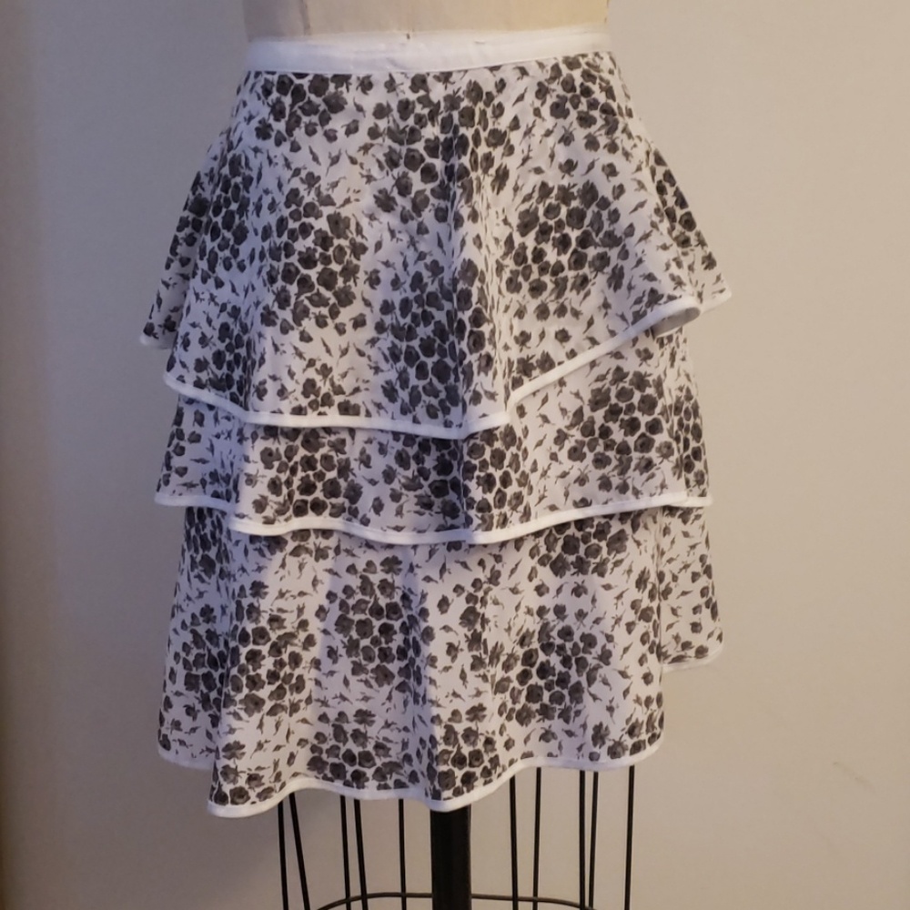 Club monaco floral skirt